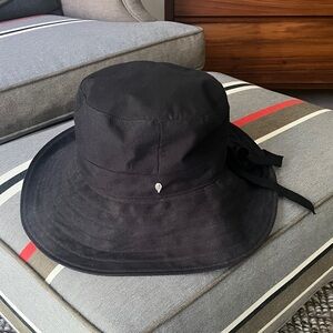 Helen Kaminski Black Wide Brim sun hat
